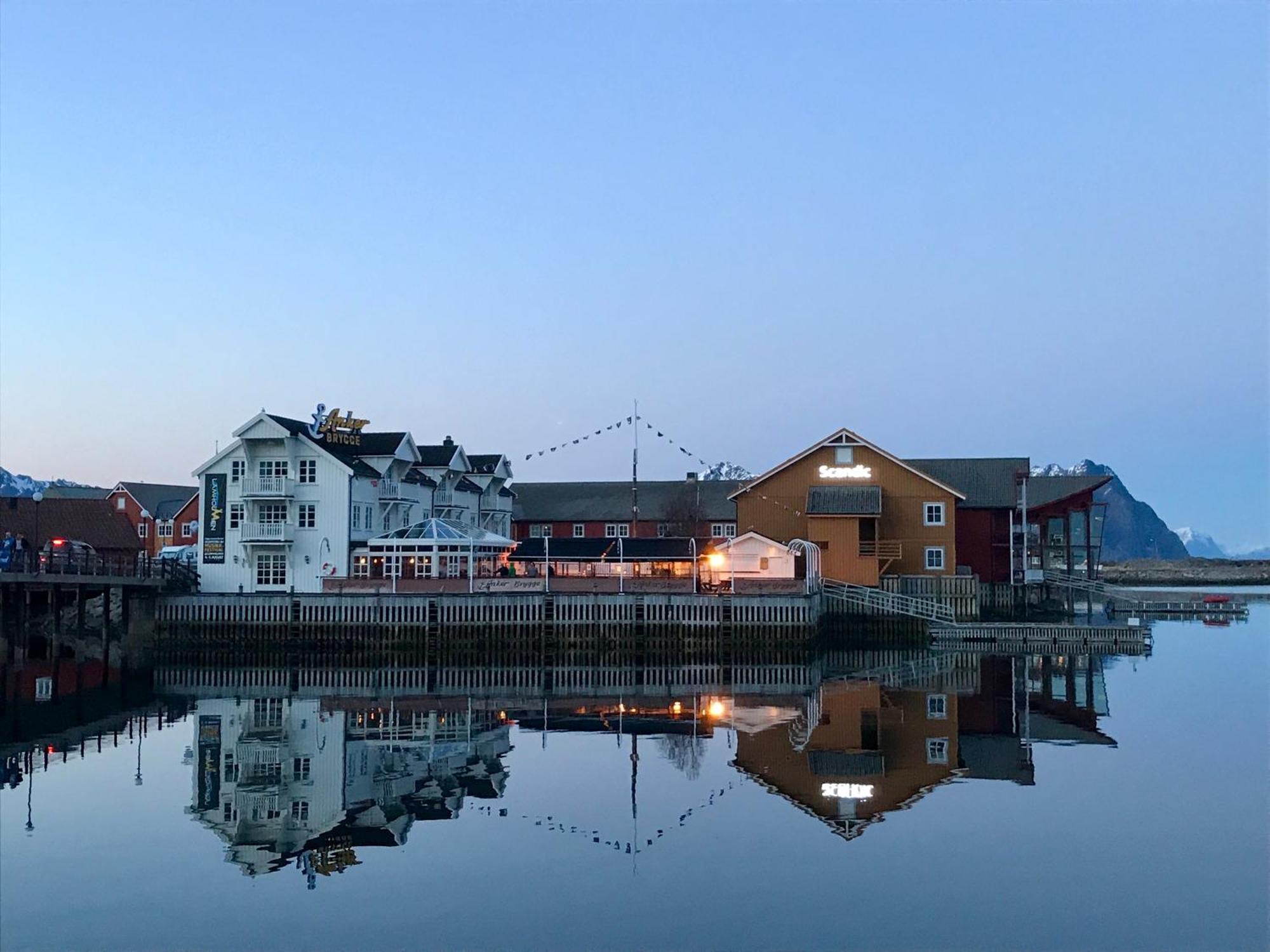 Anker Brygge Hotel Svolvaer Ngoại thất bức ảnh View of the village