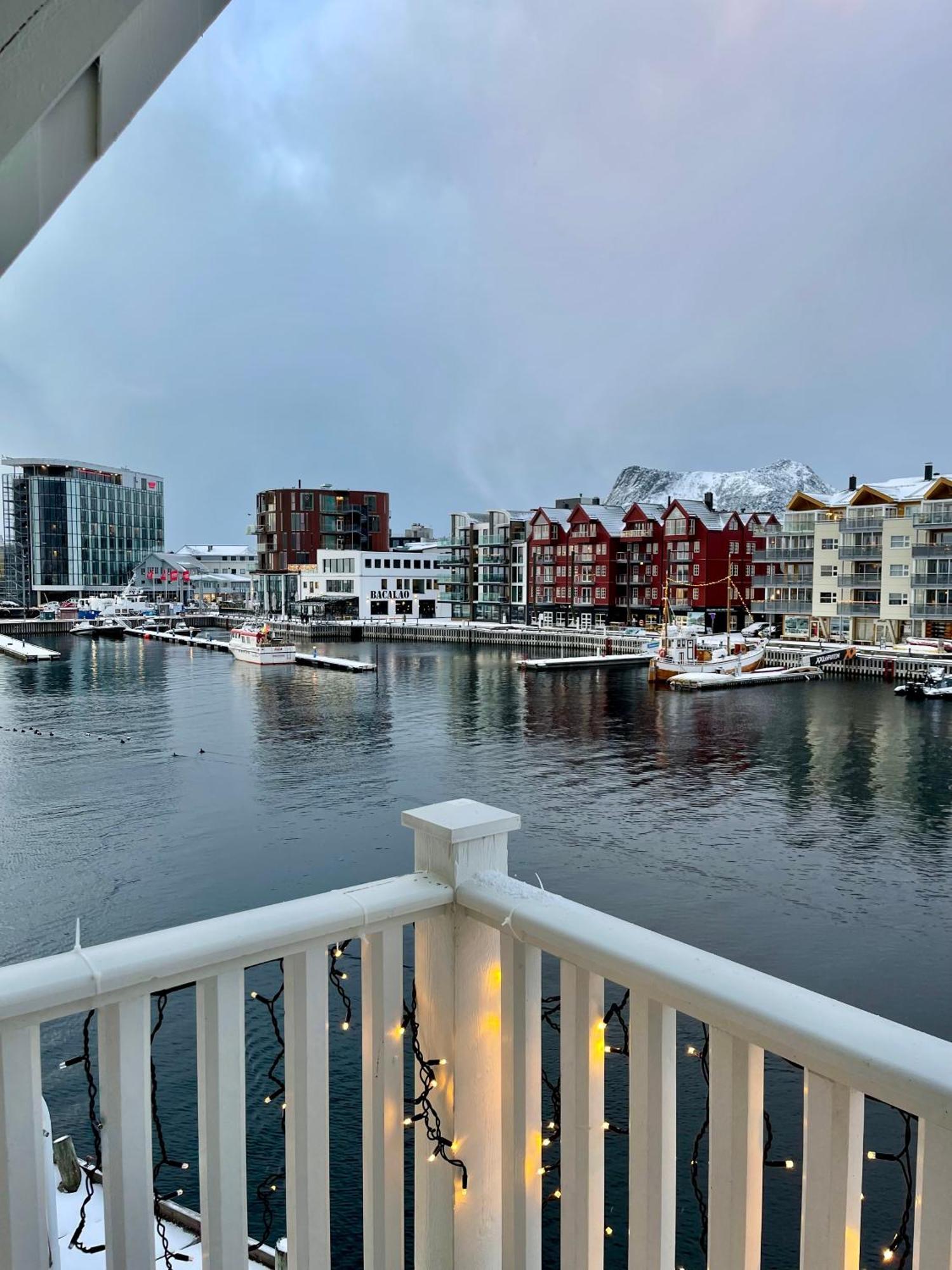 Anker Brygge Hotel Svolvaer Ngoại thất bức ảnh View of the town